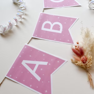 Aakkoset viirit - Kirjoita mitä vaan itse haluat. Viirit sopivat kaikenlaisiin juhliin tai vaikka lastenjhuoneen seinälle.